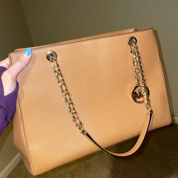 Michael Kors Handbags - Gorgeous Michael Kors Bag